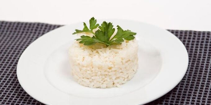 Arroz egosia gatzik gabe